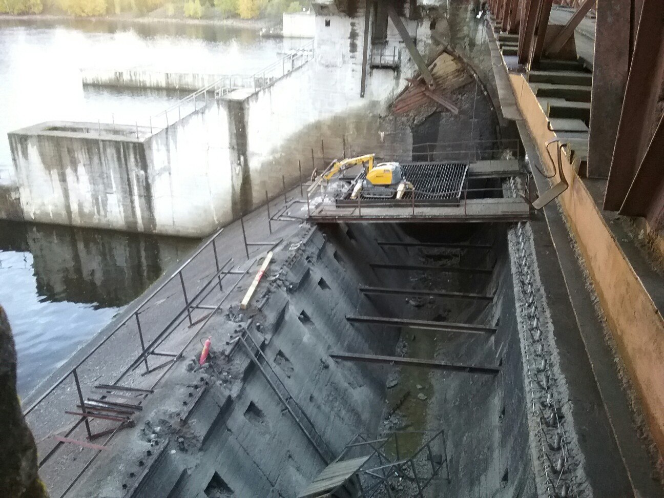 Демонтаж на ГЭС, ТЭЦ и АЭС — робот Brokk, фото 26